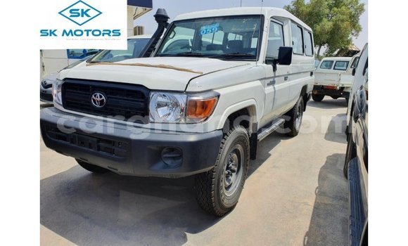 Ra Imported Toyota Land Cruiser funfun Ọkọ̀ in Import - Dubai ni Ashanti Ra Imported Toyota Land Cruiser funfun Ọkọ̀ in Import - Dubai ni Ashanti