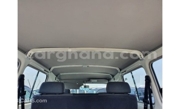 Ra Imported Toyota Land Cruiser funfun Ọkọ̀ in Import - Dubai ni Ashanti Ra Imported Toyota Land Cruiser funfun Ọkọ̀ in Import - Dubai ni Ashanti