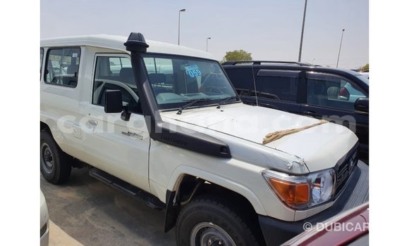Ra Imported Toyota Land Cruiser funfun Ọkọ̀ in Import - Dubai ni Ashanti Ra Imported Toyota Land Cruiser funfun Ọkọ̀ in Import - Dubai ni Ashanti