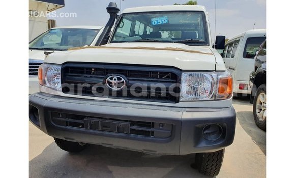 Ra Imported Toyota Land Cruiser funfun Ọkọ̀ in Import - Dubai ni Ashanti Ra Imported Toyota Land Cruiser funfun Ọkọ̀ in Import - Dubai ni Ashanti