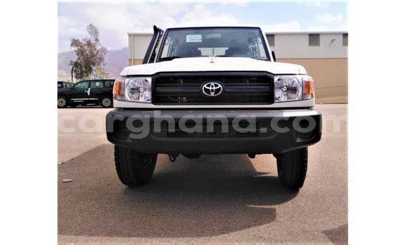 Sayi Imported Toyota Land Cruiser White Mota in Import - Dubai a Ashanti Sayi Imported Toyota Land Cruiser White Mota in Import - Dubai a Ashanti