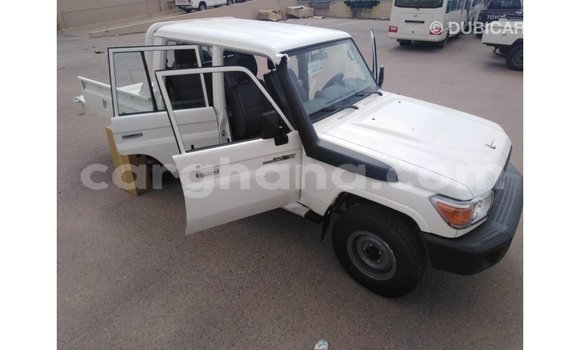 Sayi Imported Toyota Land Cruiser White Mota in Import - Dubai a Ashanti Sayi Imported Toyota Land Cruiser White Mota in Import - Dubai a Ashanti