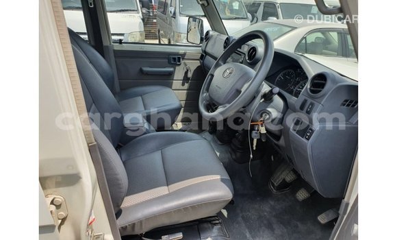 Ra Imported Toyota Land Cruiser funfun Ọkọ̀ in Import - Dubai ni Ashanti Ra Imported Toyota Land Cruiser funfun Ọkọ̀ in Import - Dubai ni Ashanti