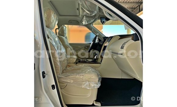 Buy Import Nissan Patrol White Car in Import - Dubai in Ashanti Buy Import Nissan Patrol White Car in Import - Dubai in Ashanti