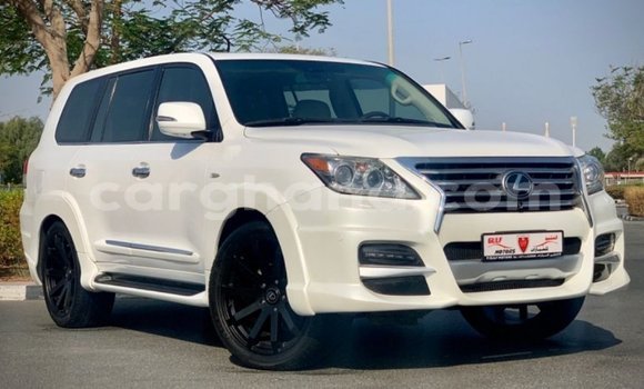 Sayi Imported Lexus LX White Mota in Import - Dubai a Ashanti