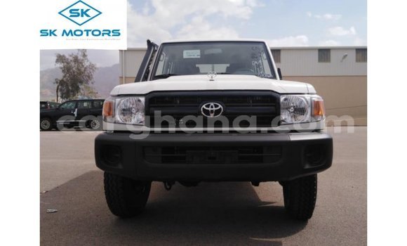 Sayi Imported Toyota Land Cruiser White Mota in Import - Dubai a Ashanti Sayi Imported Toyota Land Cruiser White Mota in Import - Dubai a Ashanti