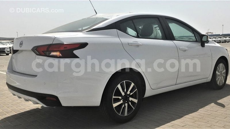 Big with watermark nissan sunny ashanti import dubai 11105