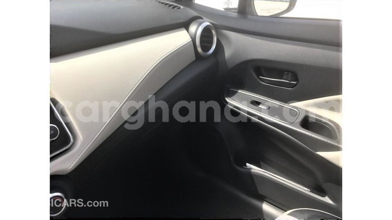 Big with watermark nissan sunny ashanti import dubai 11105