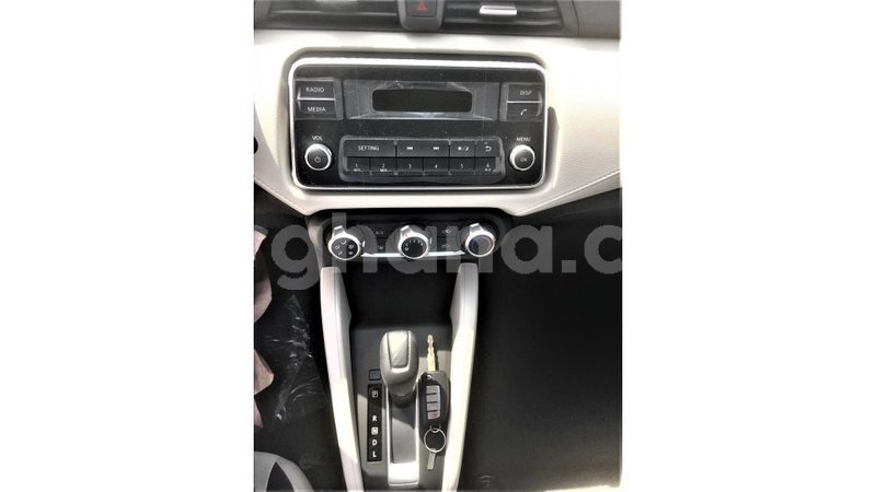 Big with watermark nissan sunny ashanti import dubai 11105