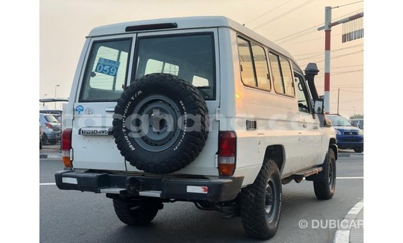Ra Imported Toyota Land Cruiser funfun Ọkọ̀ in Import - Dubai ni Ashanti Ra Imported Toyota Land Cruiser funfun Ọkọ̀ in Import - Dubai ni Ashanti