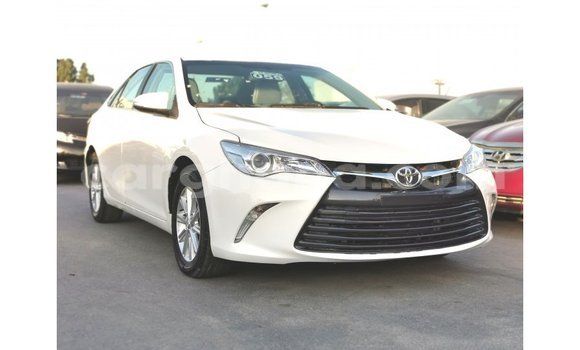 Sayi Imported Toyota Camry White Mota in Import - Dubai a Ashanti Sayi Imported Toyota Camry White Mota in Import - Dubai a Ashanti