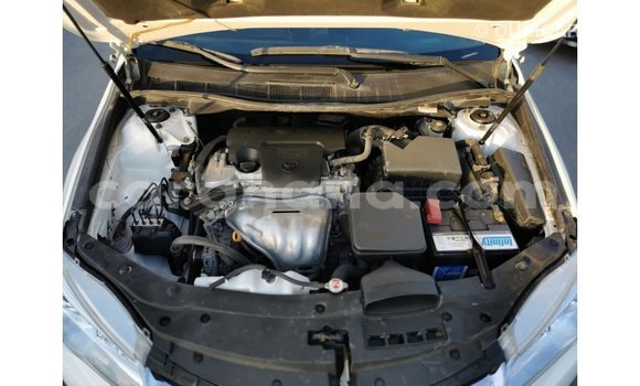 Sayi Imported Toyota Camry White Mota in Import - Dubai a Ashanti Sayi Imported Toyota Camry White Mota in Import - Dubai a Ashanti
