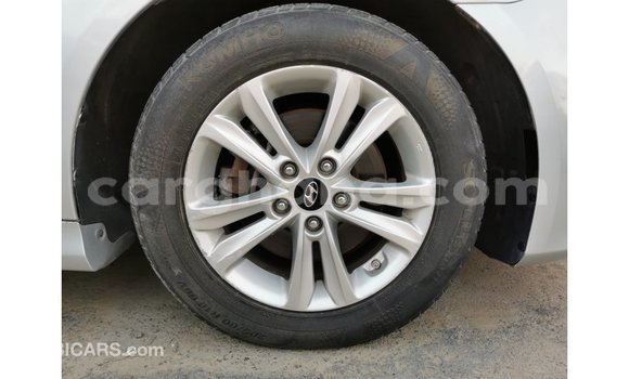 Sayi Imported Toyota Camry White Mota in Import - Dubai a Ashanti Sayi Imported Toyota Camry White Mota in Import - Dubai a Ashanti