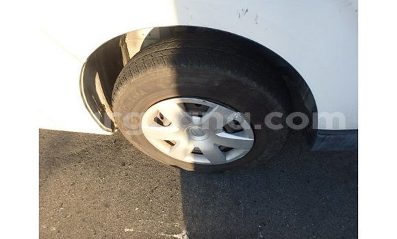 Buy Import Toyota Regius White Car in Import - Dubai in Ashanti Buy Import Toyota Regius White Car in Import - Dubai in Ashanti