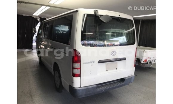 Buy Import Toyota Regius White Car in Import - Dubai in Ashanti Buy Import Toyota Regius White Car in Import - Dubai in Ashanti
