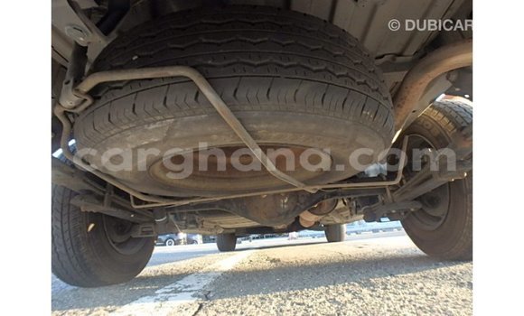 Buy Import Toyota Regius White Car in Import - Dubai in Ashanti Buy Import Toyota Regius White Car in Import - Dubai in Ashanti