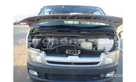 Buy Import Toyota Regius White Car in Import - Dubai in Ashanti Buy Import Toyota Regius White Car in Import - Dubai in Ashanti