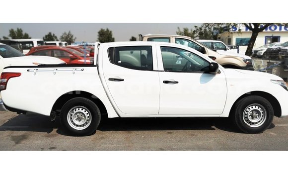 Buy Import Mitsubishi L200 White Car in Import - Dubai in Ashanti Buy Import Mitsubishi L200 White Car in Import - Dubai in Ashanti