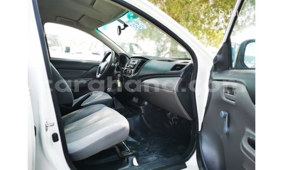 Buy Import Mitsubishi L200 White Car in Import - Dubai in Ashanti Buy Import Mitsubishi L200 White Car in Import - Dubai in Ashanti