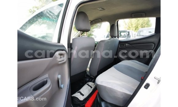 Buy Import Mitsubishi L200 White Car in Import - Dubai in Ashanti Buy Import Mitsubishi L200 White Car in Import - Dubai in Ashanti