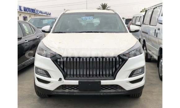 Buy Import Hyundai Tucson White Car in Import - Dubai in Ashanti Buy Import Hyundai Tucson White Car in Import - Dubai in Ashanti
