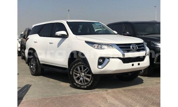 Ra Imported Toyota Fortuner funfun Ọkọ̀ in Import - Dubai ni Ashanti Ra Imported Toyota Fortuner funfun Ọkọ̀ in Import - Dubai ni Ashanti