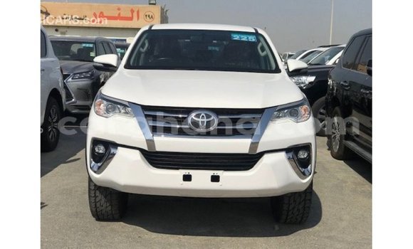 Ra Imported Toyota Fortuner funfun Ọkọ̀ in Import - Dubai ni Ashanti Ra Imported Toyota Fortuner funfun Ọkọ̀ in Import - Dubai ni Ashanti