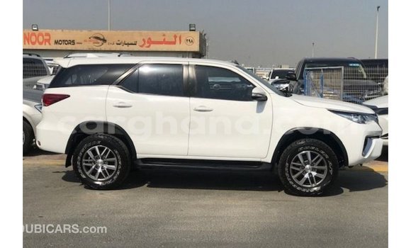 Ra Imported Toyota Fortuner funfun Ọkọ̀ in Import - Dubai ni Ashanti Ra Imported Toyota Fortuner funfun Ọkọ̀ in Import - Dubai ni Ashanti