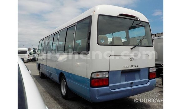 Ra Imported Toyota Coaster funfun Ọkọ̀ in Import - Dubai ni Ashanti Ra Imported Toyota Coaster funfun Ọkọ̀ in Import - Dubai ni Ashanti