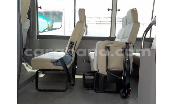 Ra Imported Toyota Coaster funfun Ọkọ̀ in Import - Dubai ni Ashanti Ra Imported Toyota Coaster funfun Ọkọ̀ in Import - Dubai ni Ashanti