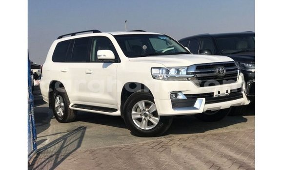 Ra Imported Toyota Land Cruiser funfun Ọkọ̀ in Import - Dubai ni Ashanti Ra Imported Toyota Land Cruiser funfun Ọkọ̀ in Import - Dubai ni Ashanti