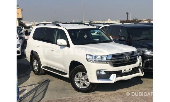 Ra Imported Toyota Land Cruiser funfun Ọkọ̀ in Import - Dubai ni Ashanti Ra Imported Toyota Land Cruiser funfun Ọkọ̀ in Import - Dubai ni Ashanti