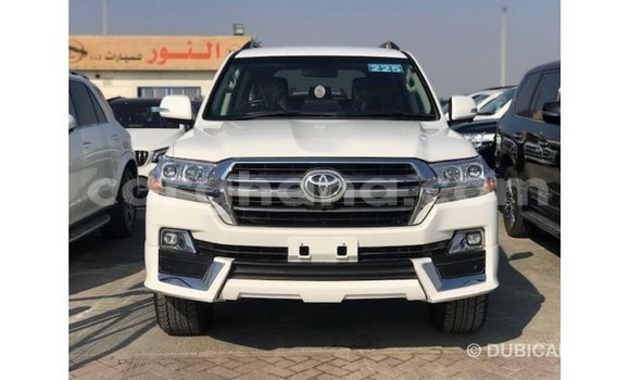Ra Imported Toyota Land Cruiser funfun Ọkọ̀ in Import - Dubai ni Ashanti Ra Imported Toyota Land Cruiser funfun Ọkọ̀ in Import - Dubai ni Ashanti