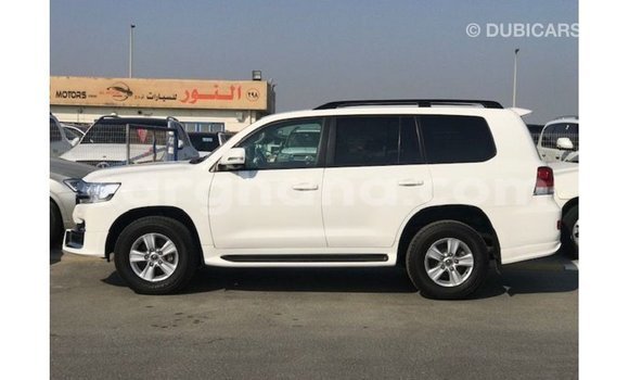 Ra Imported Toyota Land Cruiser funfun Ọkọ̀ in Import - Dubai ni Ashanti Ra Imported Toyota Land Cruiser funfun Ọkọ̀ in Import - Dubai ni Ashanti