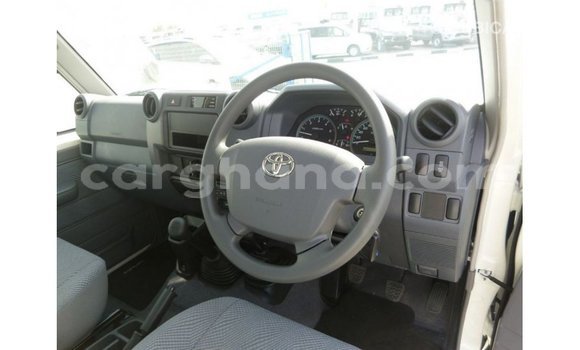 Sayi Imported Toyota Land Cruiser White Mota in Import - Dubai a Ashanti Sayi Imported Toyota Land Cruiser White Mota in Import - Dubai a Ashanti
