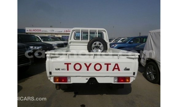 Sayi Imported Toyota Land Cruiser White Mota in Import - Dubai a Ashanti Sayi Imported Toyota Land Cruiser White Mota in Import - Dubai a Ashanti
