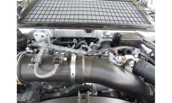 Sayi Imported Toyota Land Cruiser White Mota in Import - Dubai a Ashanti Sayi Imported Toyota Land Cruiser White Mota in Import - Dubai a Ashanti