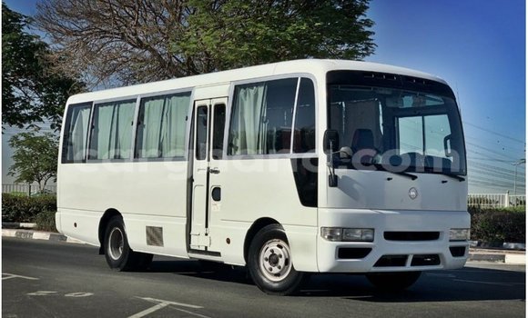 Buy Import Nissan Evalia White Truck in Import - Dubai in Ashanti