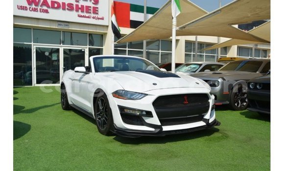 Ra Imported Ford Mustang funfun Ọkọ̀ in Import - Dubai ni Ashanti Ra Imported Ford Mustang funfun Ọkọ̀ in Import - Dubai ni Ashanti