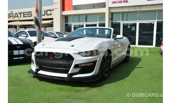 Ra Imported Ford Mustang funfun Ọkọ̀ in Import - Dubai ni Ashanti Ra Imported Ford Mustang funfun Ọkọ̀ in Import - Dubai ni Ashanti
