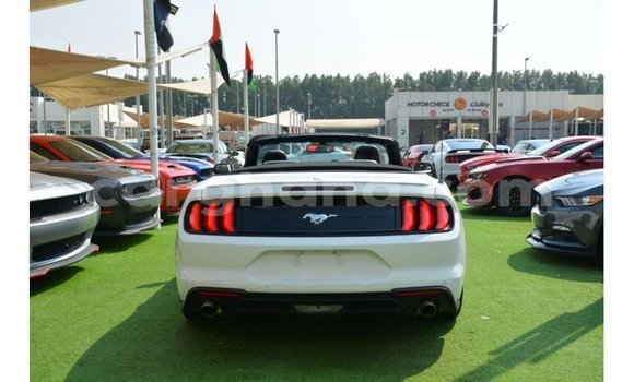 Ra Imported Ford Mustang funfun Ọkọ̀ in Import - Dubai ni Ashanti Ra Imported Ford Mustang funfun Ọkọ̀ in Import - Dubai ni Ashanti