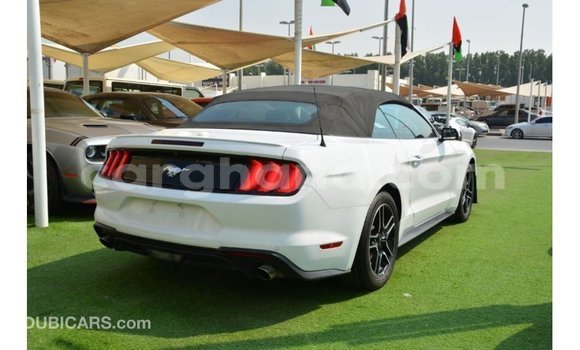 Ra Imported Ford Mustang funfun Ọkọ̀ in Import - Dubai ni Ashanti Ra Imported Ford Mustang funfun Ọkọ̀ in Import - Dubai ni Ashanti