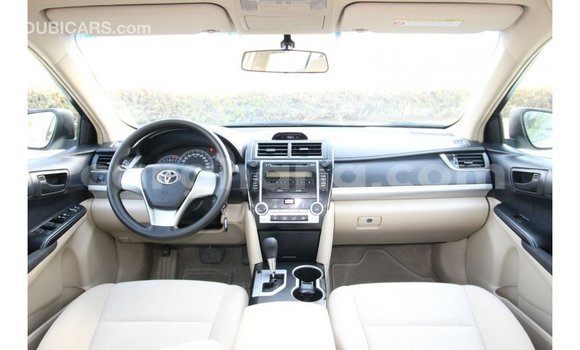 Ra Imported Toyota Camry funfun Ọkọ̀ in Import - Dubai ni Ashanti Ra Imported Toyota Camry funfun Ọkọ̀ in Import - Dubai ni Ashanti