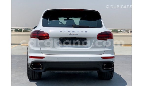 Ra Imported Porsche Cayenne funfun Ọkọ̀ in Import - Dubai ni Ashanti Ra Imported Porsche Cayenne funfun Ọkọ̀ in Import - Dubai ni Ashanti