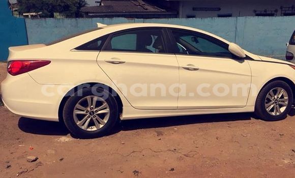 Buy Used Hyundai Sonata White Car in Accra in Greater Accra Buy Used Hyundai Sonata White Car in Accra in Greater Accra