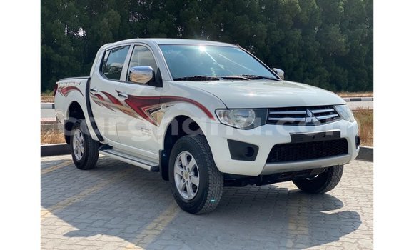 Buy Import Mitsubishi L200 White Car in Import - Dubai in Ashanti Buy Import Mitsubishi L200 White Car in Import - Dubai in Ashanti