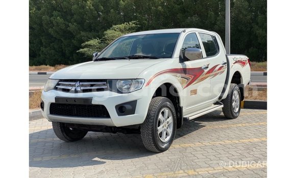Buy Import Mitsubishi L200 White Car in Import - Dubai in Ashanti Buy Import Mitsubishi L200 White Car in Import - Dubai in Ashanti