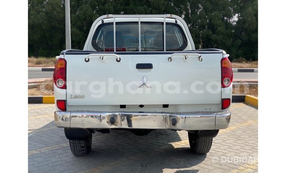 Buy Import Mitsubishi L200 White Car in Import - Dubai in Ashanti Buy Import Mitsubishi L200 White Car in Import - Dubai in Ashanti