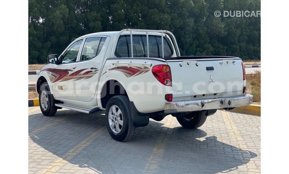 Buy Import Mitsubishi L200 White Car in Import - Dubai in Ashanti Buy Import Mitsubishi L200 White Car in Import - Dubai in Ashanti