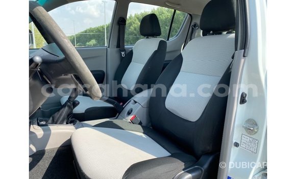 Buy Import Mitsubishi L200 White Car in Import - Dubai in Ashanti Buy Import Mitsubishi L200 White Car in Import - Dubai in Ashanti